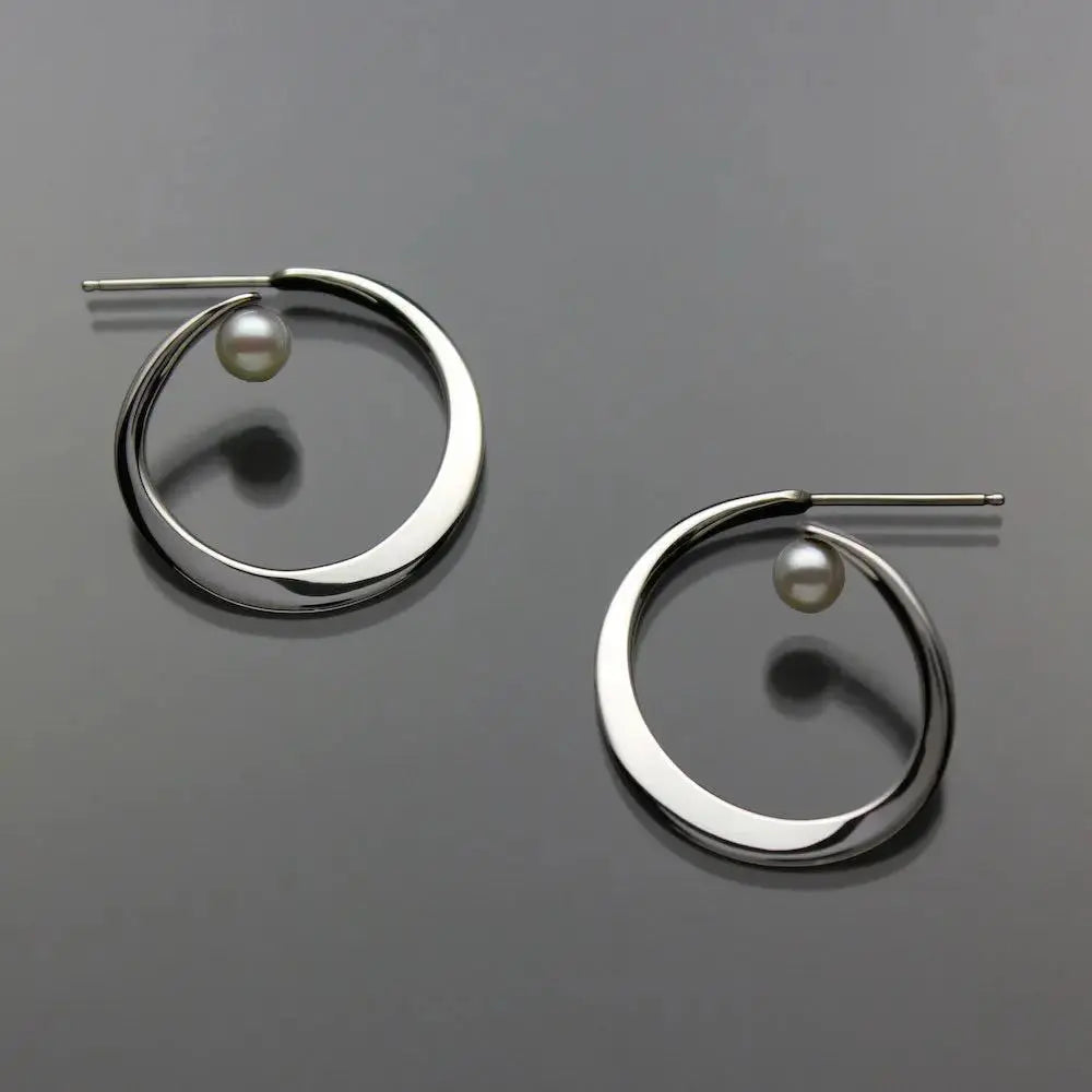 John Tzelepis 55M White Pearl Earring