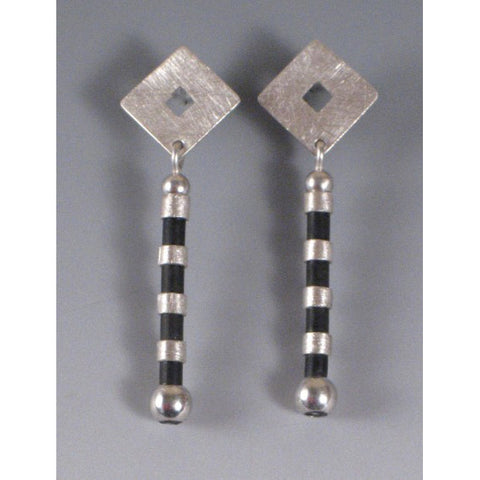 Suzanne Linquist Red Circle Metals Earrings 12E34, Artistic Artisan Designer Jewelry